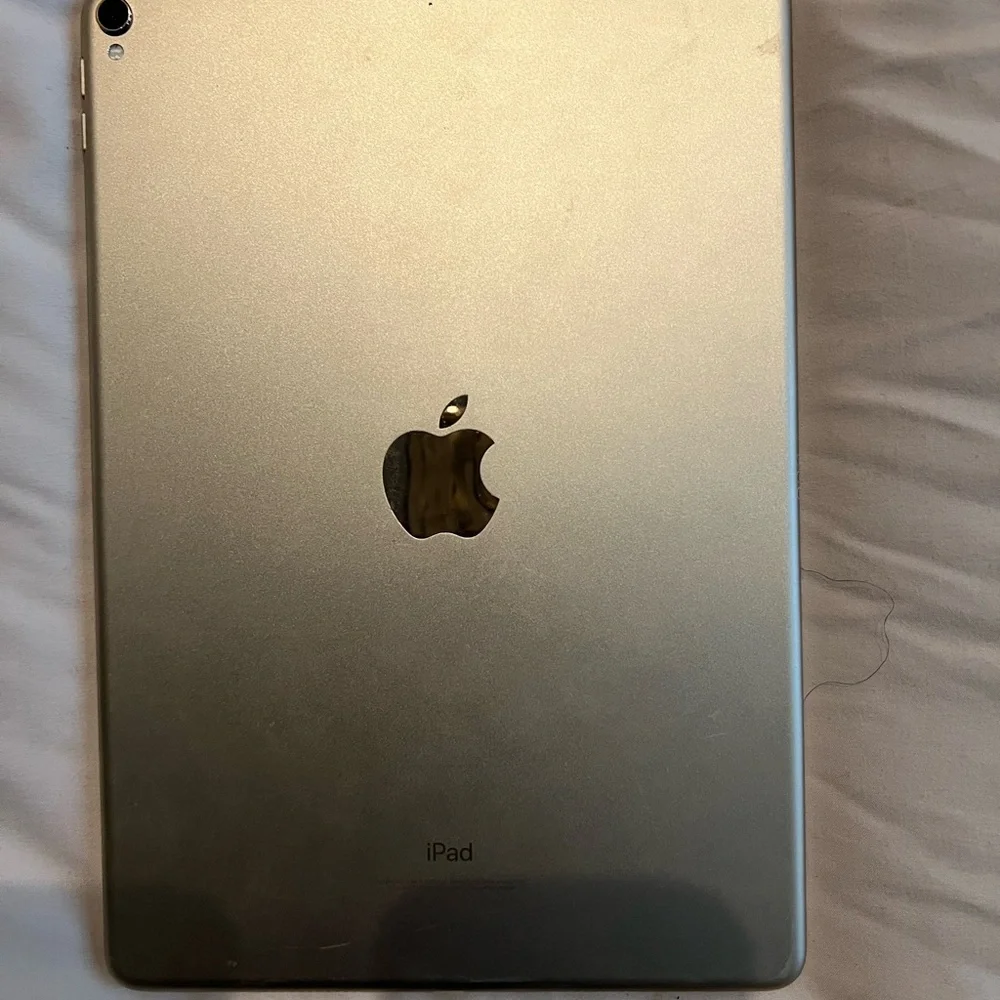 iPad Pro 10.5inch gold